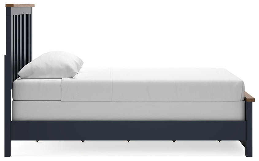 Landocken Queen Panel Bed with Dresser
