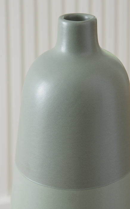 Peerland Vase