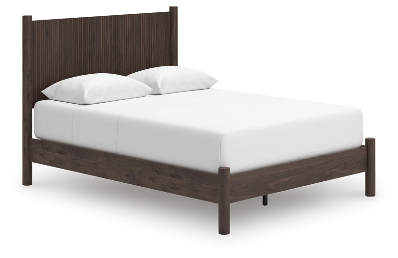 Pamytta Queen Panel Platform Bed, Dresser, Mirror and Nightstand
