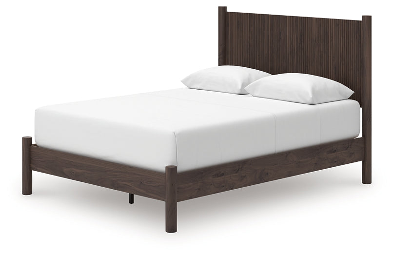 Pamytta Queen Panel Platform Bed, Dresser, Mirror and Nightstand