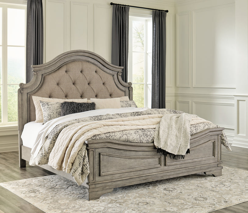 Lodenbay California King Panel Bed with Dresser