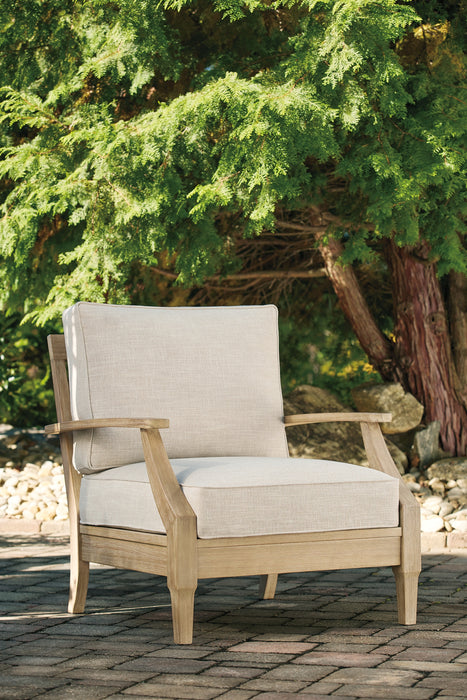 Clare View 2 Outdoor Lounge Chairs with 2 End Tables